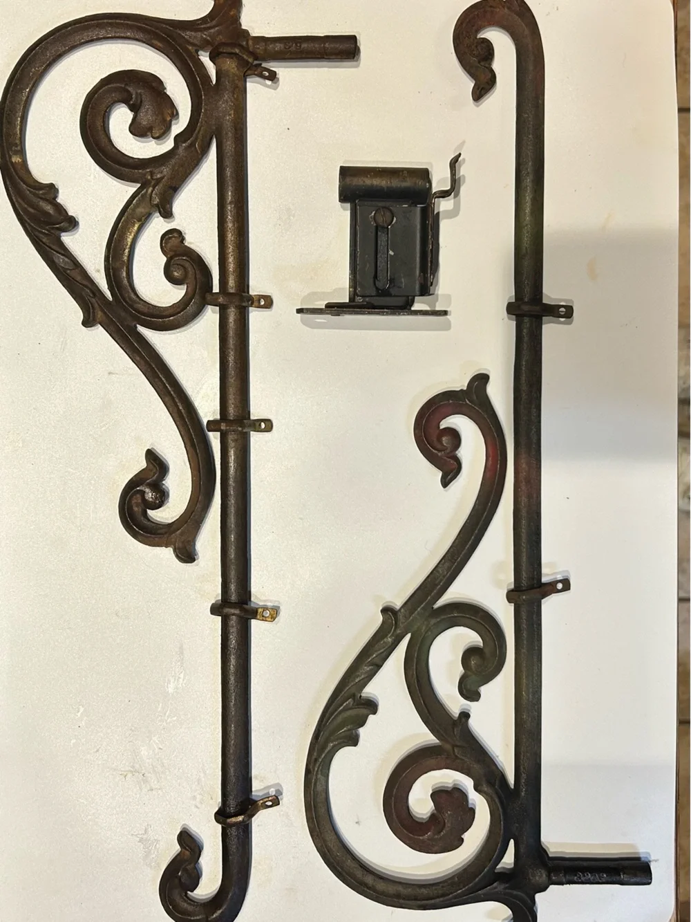 Vtg Set of 2 Cast Iron Victorian Art Nouveau Scroll Design Swing Arm Rods 3206